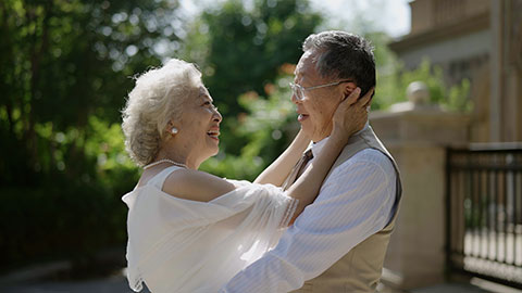 Sweet picture of older couple getting married