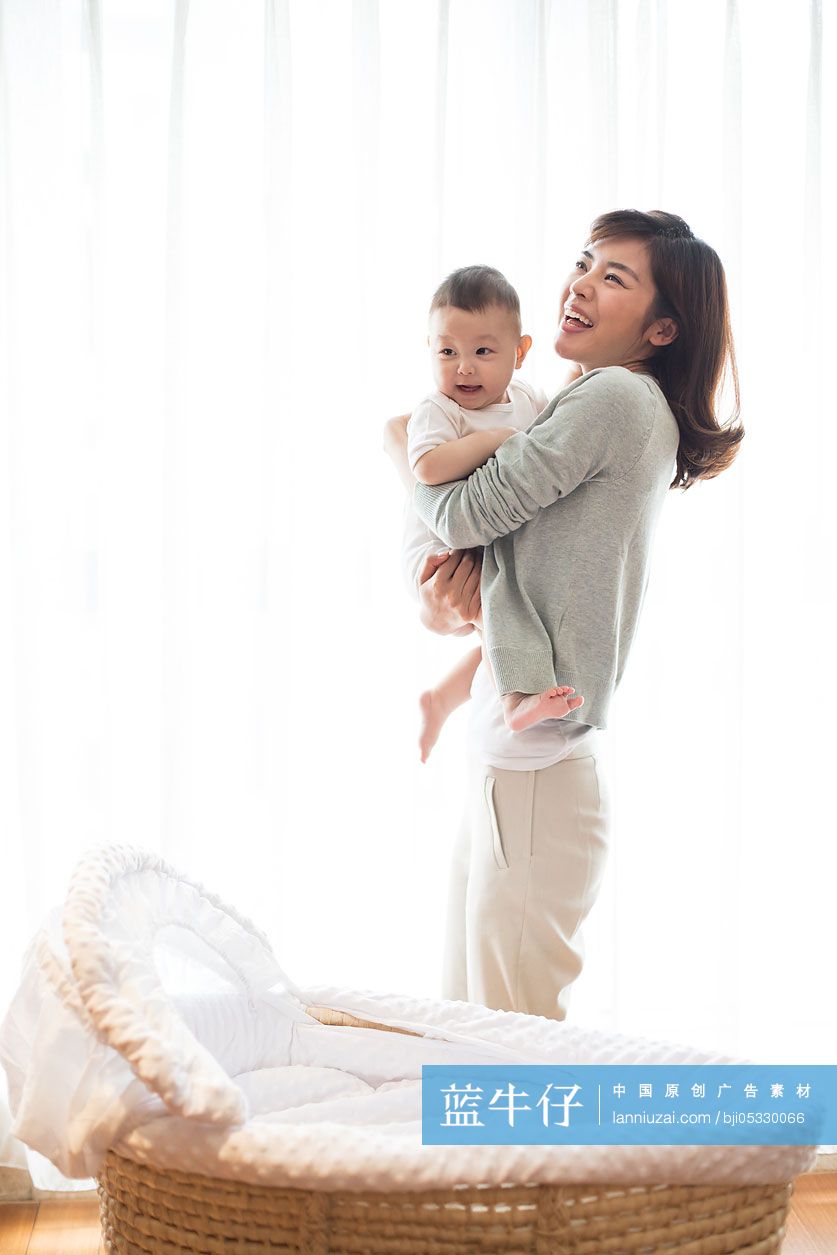 母亲和宝宝的快乐时光