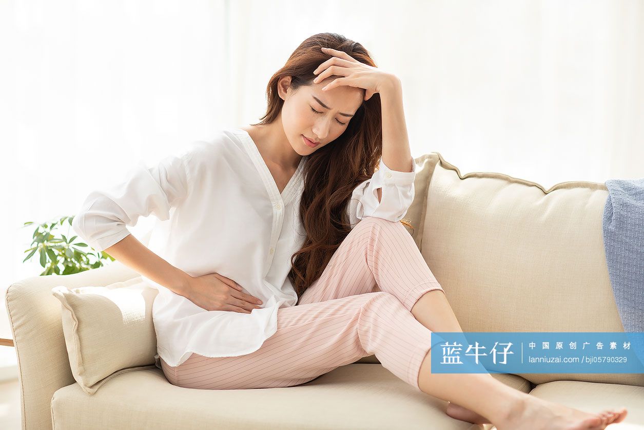 年轻女士身体不适