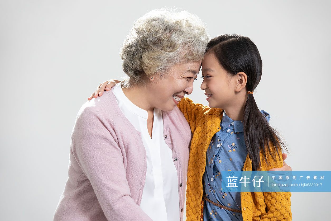 快乐的祖孙俩