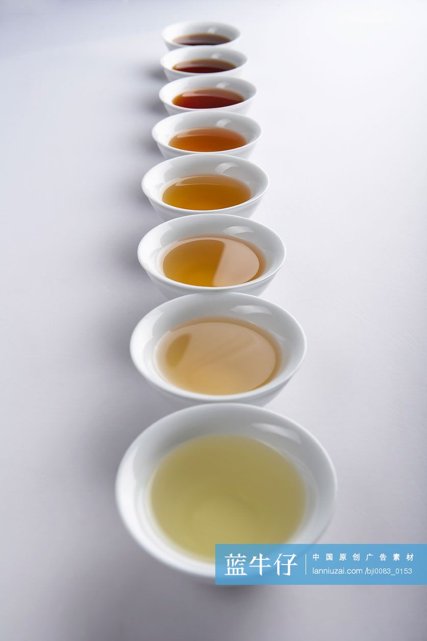 不同色泽的茶