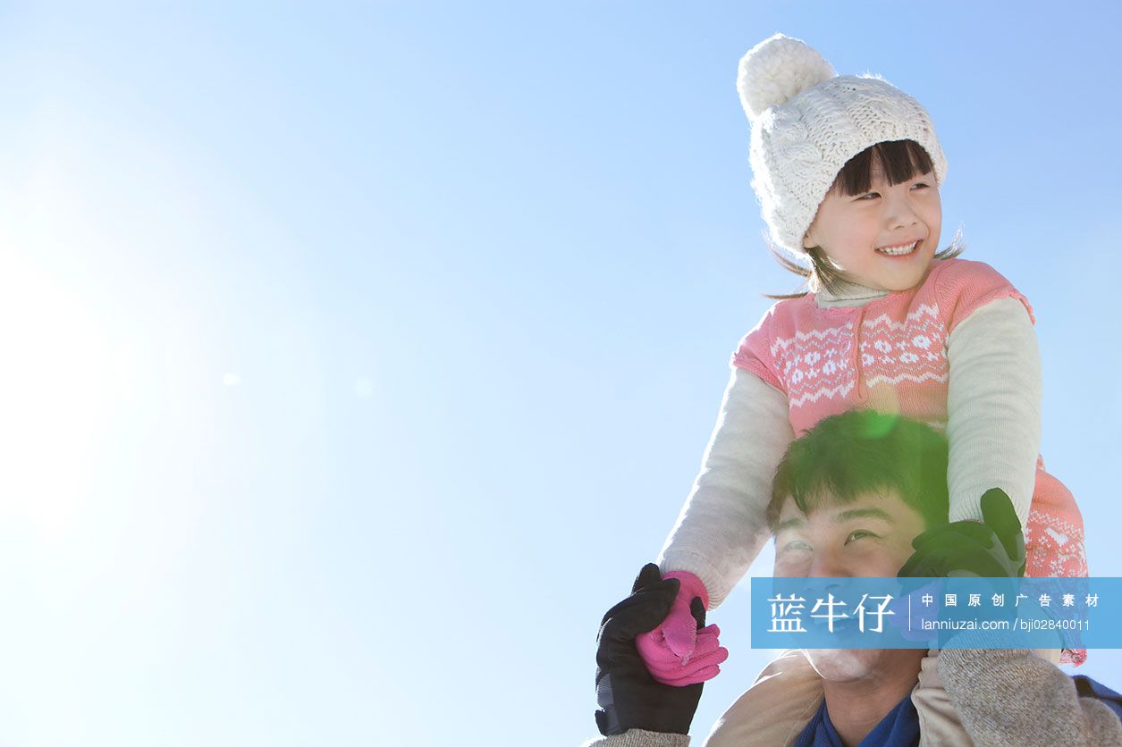 父女在一起嬉戏