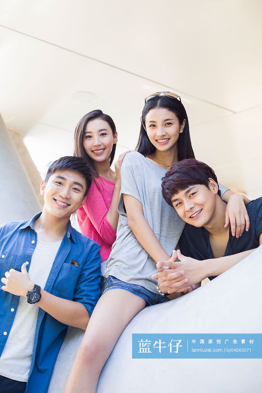 年轻朋友的合照