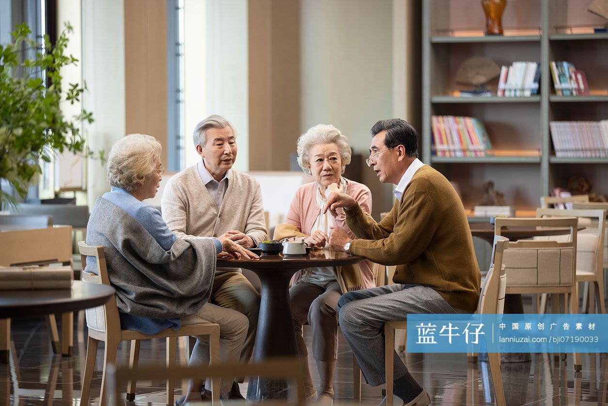 老年朋友们书吧聊天