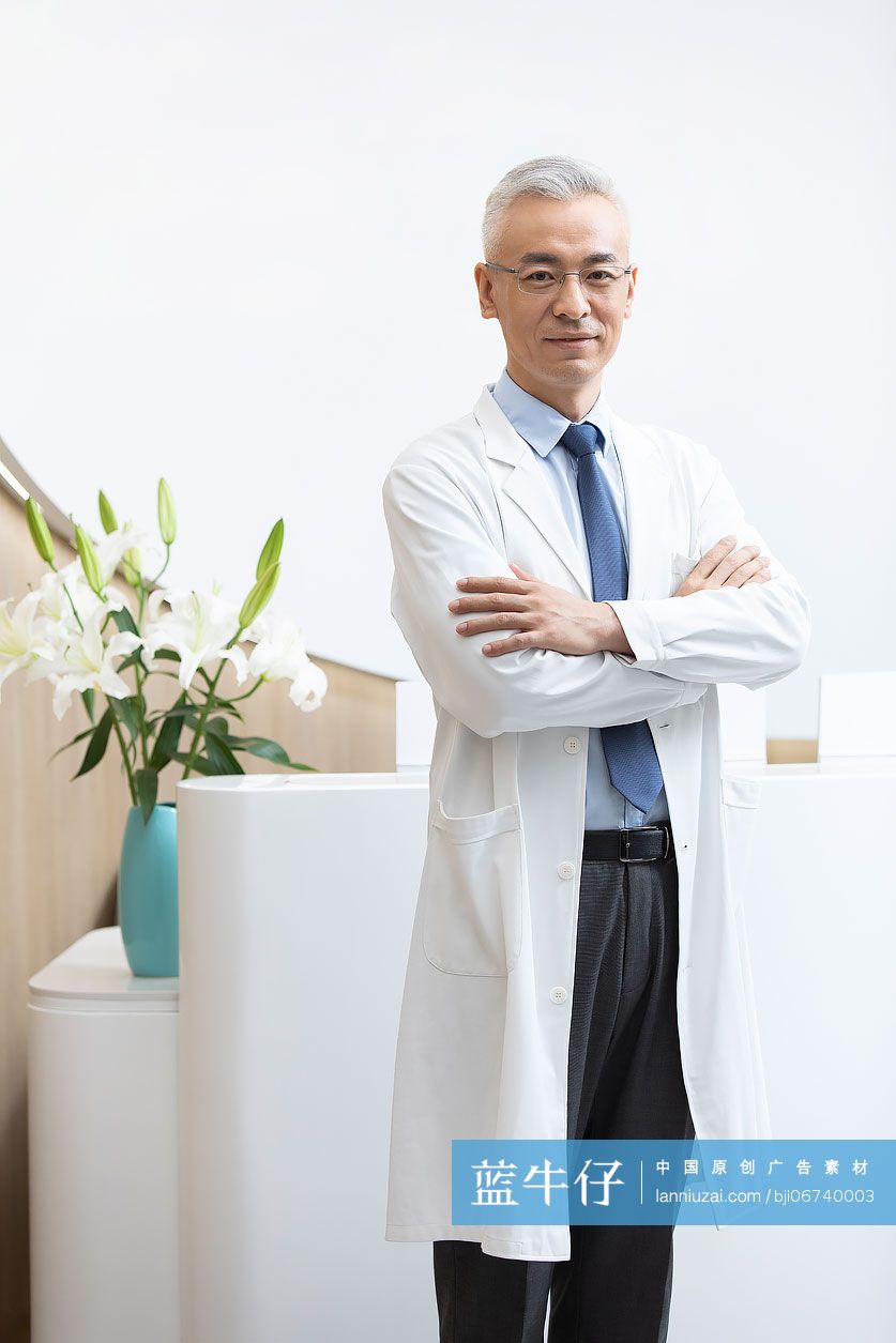 自信的专家医生