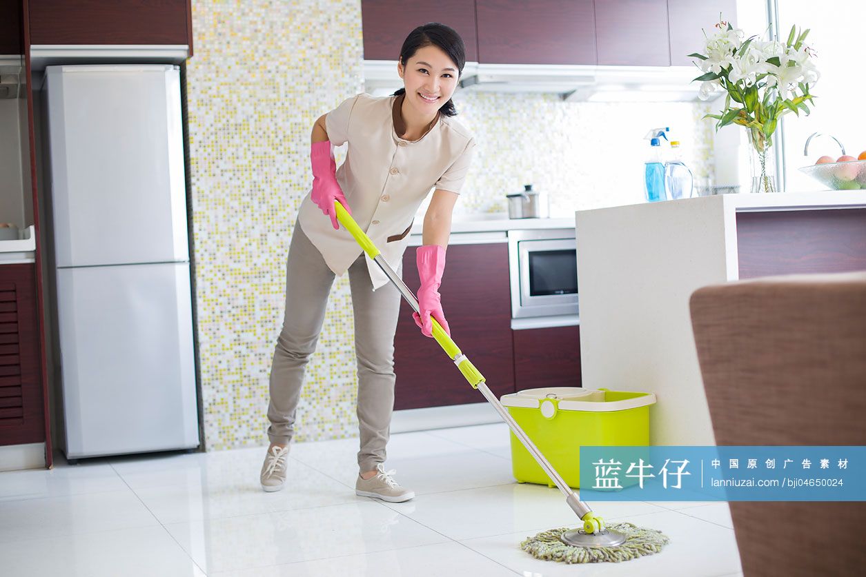 家政服务打扫厨房