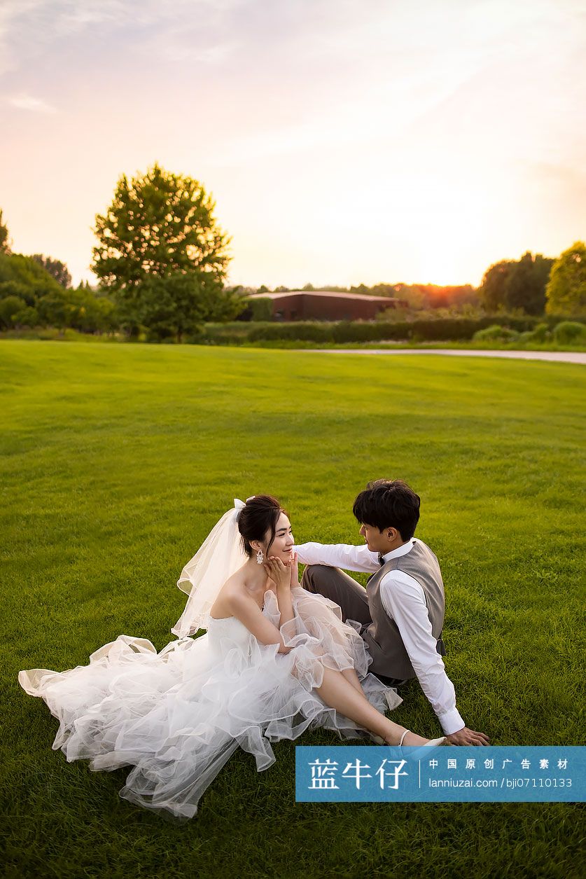 快乐的新郎新娘