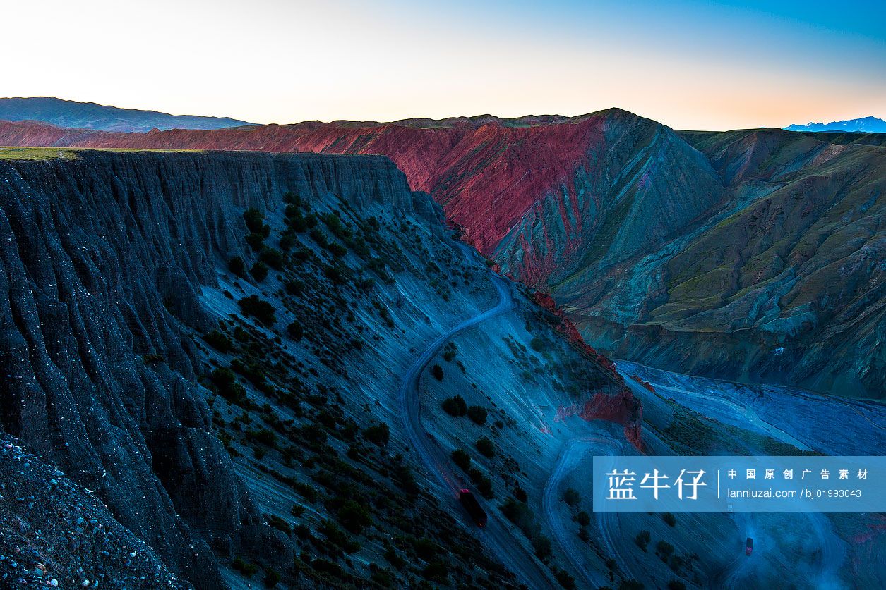 峡谷河流