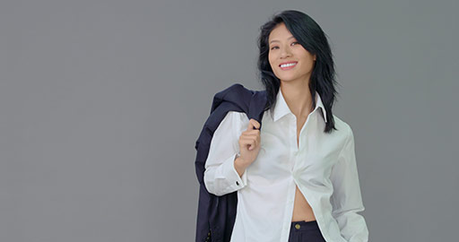 Cool young Chinese woman in suit,4K