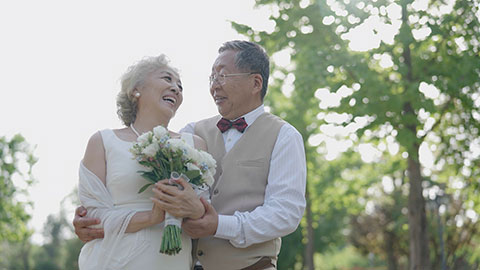 Sweet picture of older couple getting married