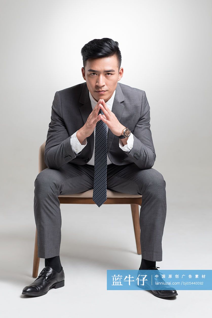 年轻商务男子肖像