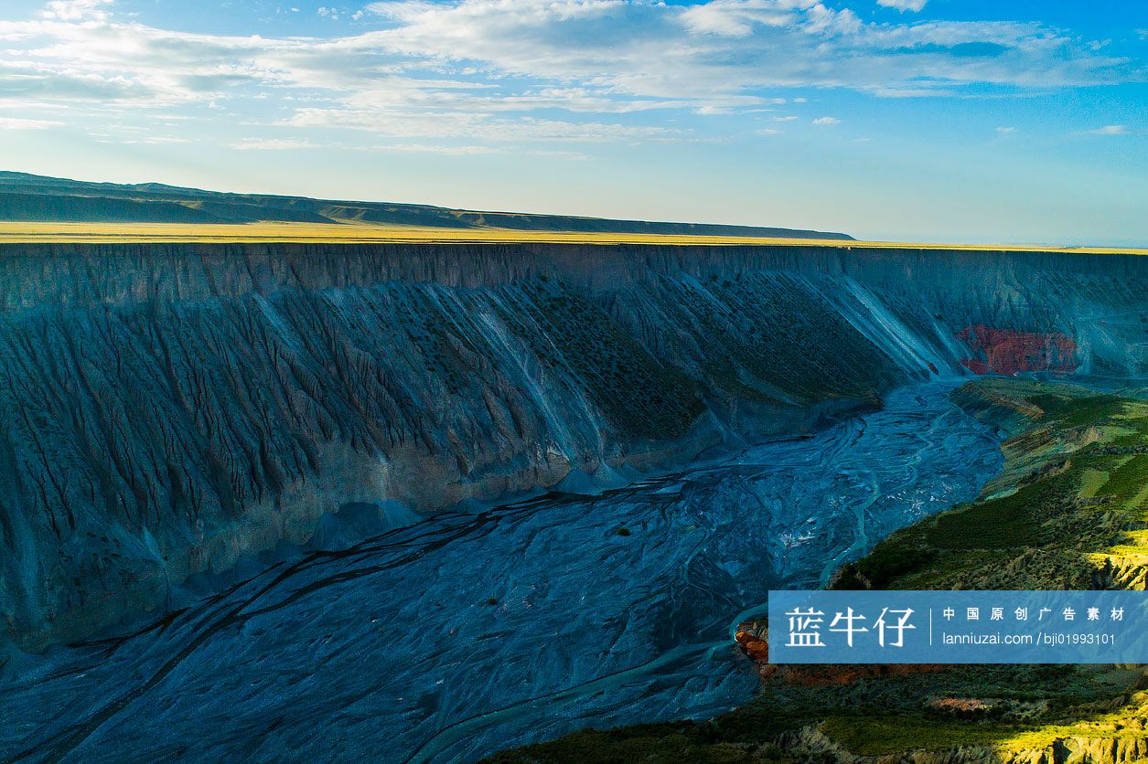 峡谷河流