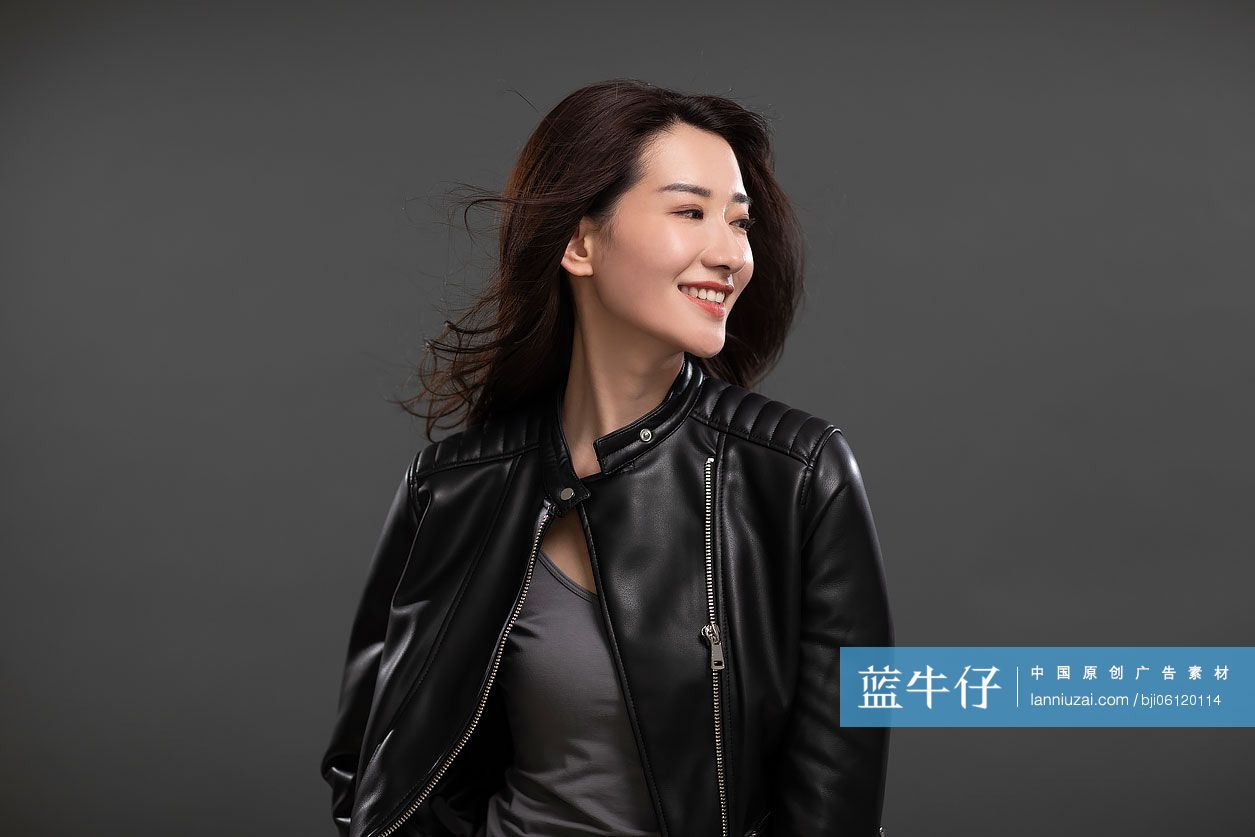 年轻时尚的女孩