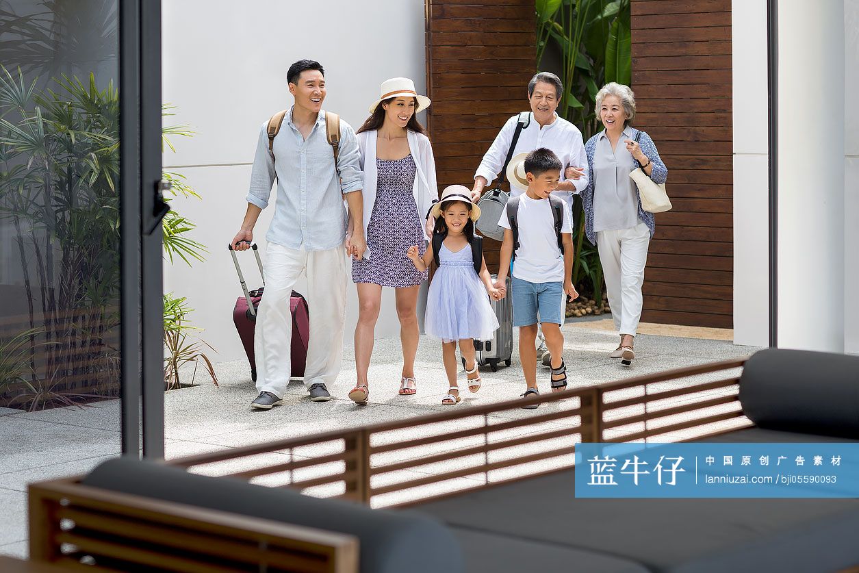 快乐的家庭旅游度假-蓝牛仔影像-中国原创广告影像素材