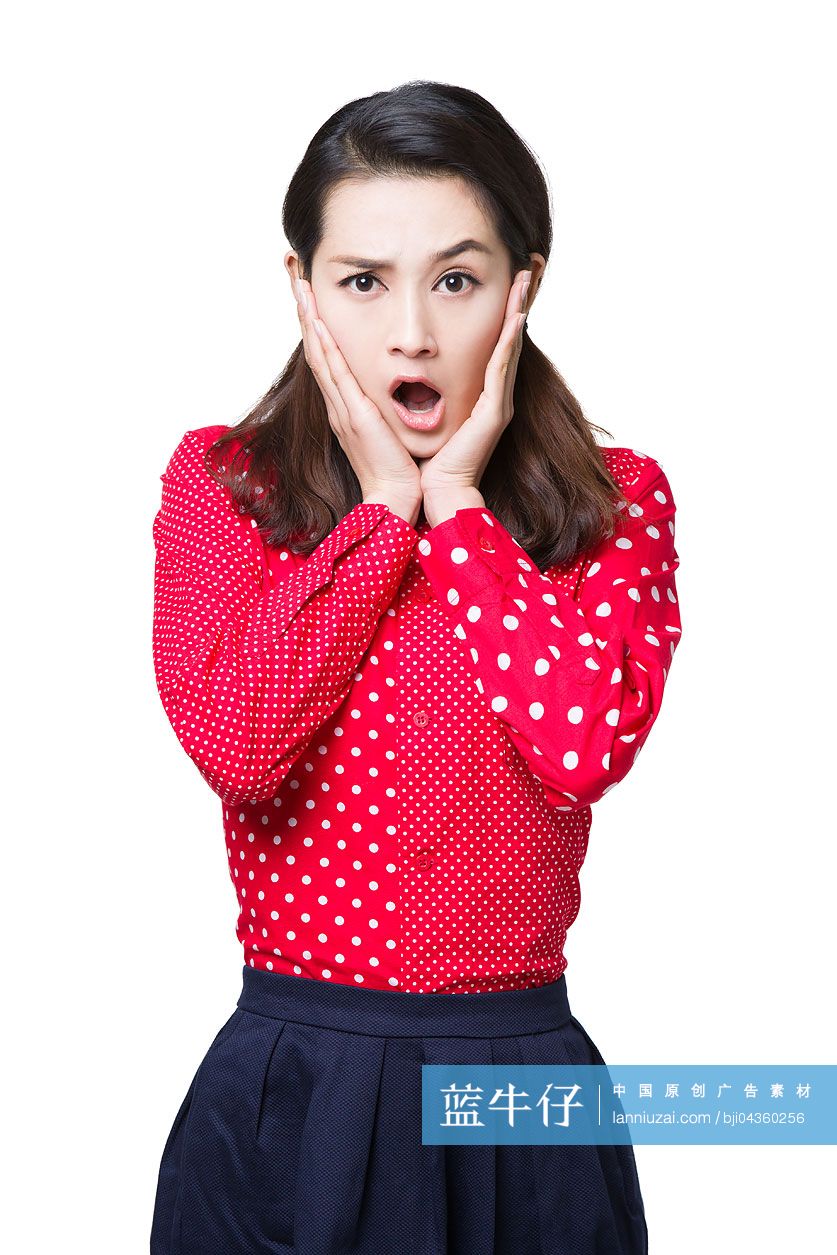 震惊的年轻女子