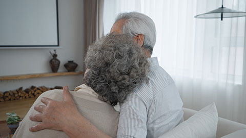 Senior Chinese man consoling his wife,4K