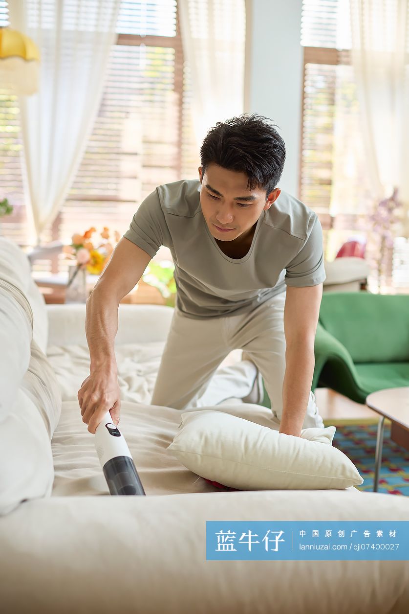 家庭主夫干家务