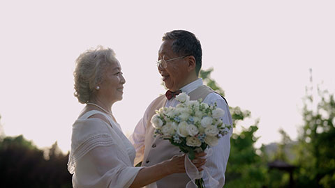 Sweet picture of older couple getting married