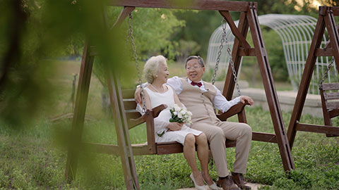 Sweet picture of older couple getting married