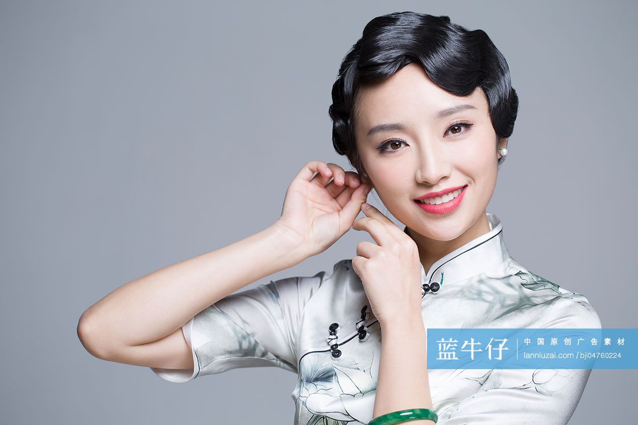 古典美女梳妆打扮