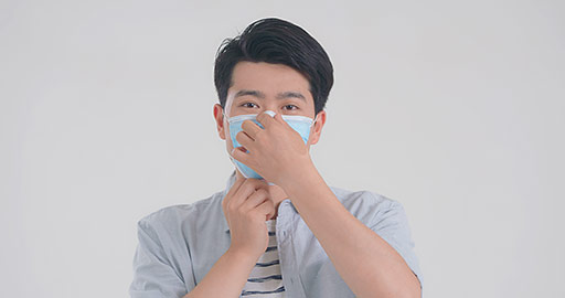 Young Chinese man wearing surgical mask,4K