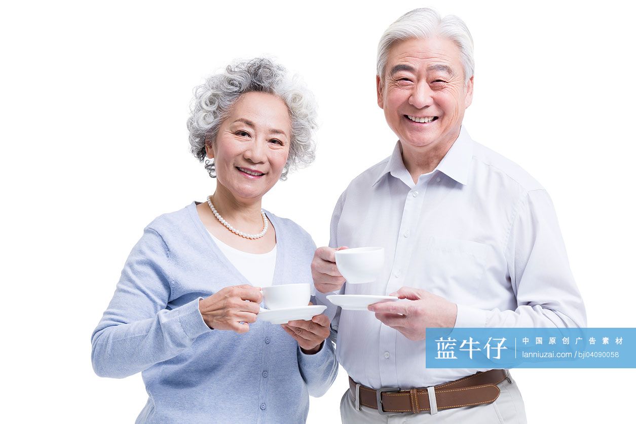 老年夫妻喝咖啡