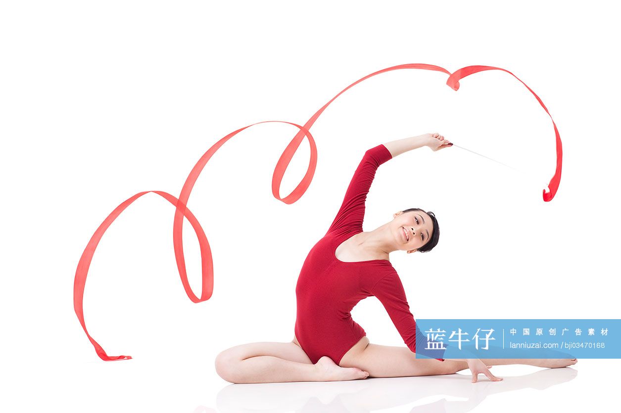 艺术体操运动员与缎带