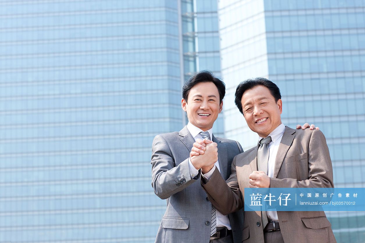 商务伙伴握手合作