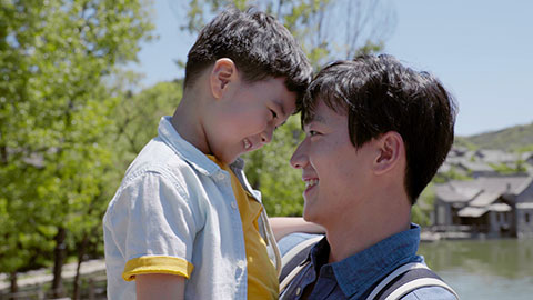 Happy Chinese father and son enjoying vacation,4K
