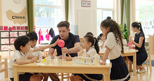 Children having science class in kindergarten classroom,4K