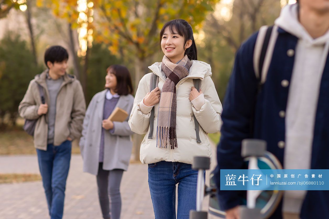 校园里的大学生