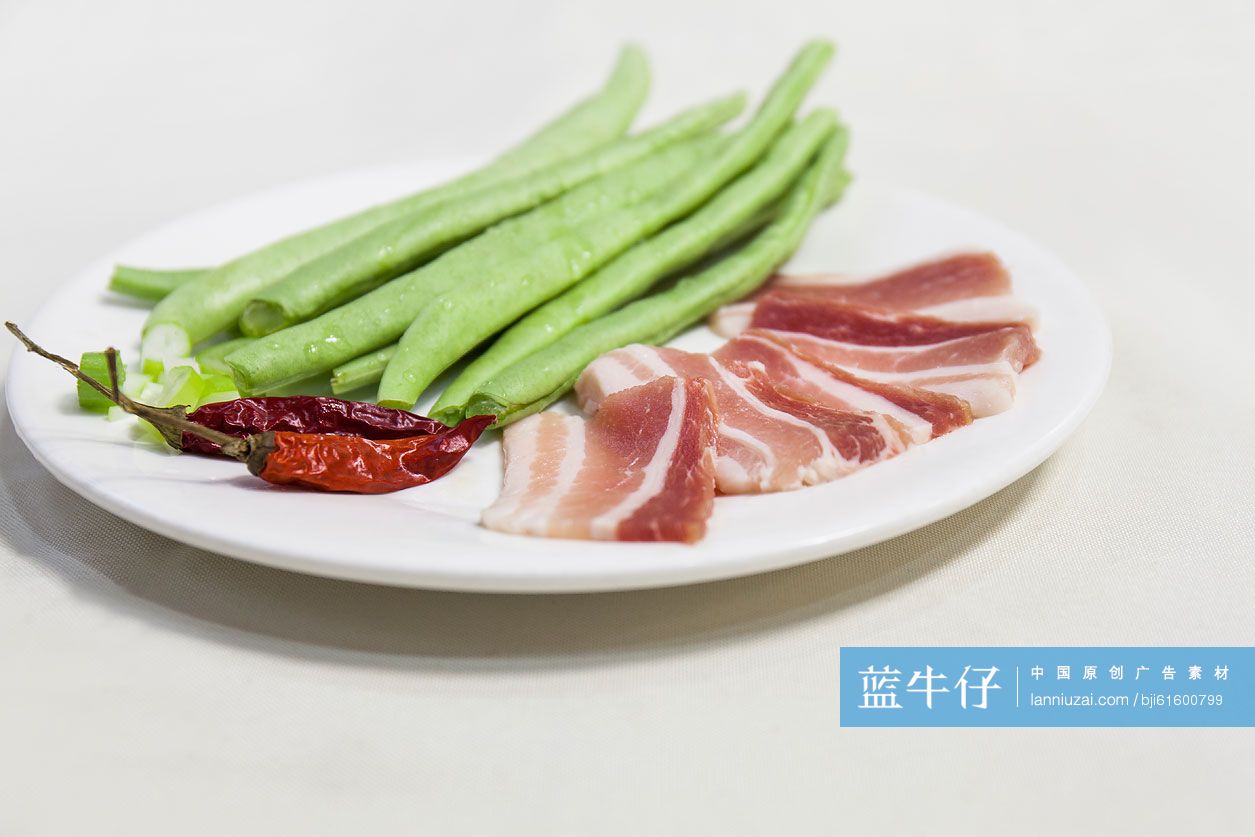 豆角和五花肉辣椒