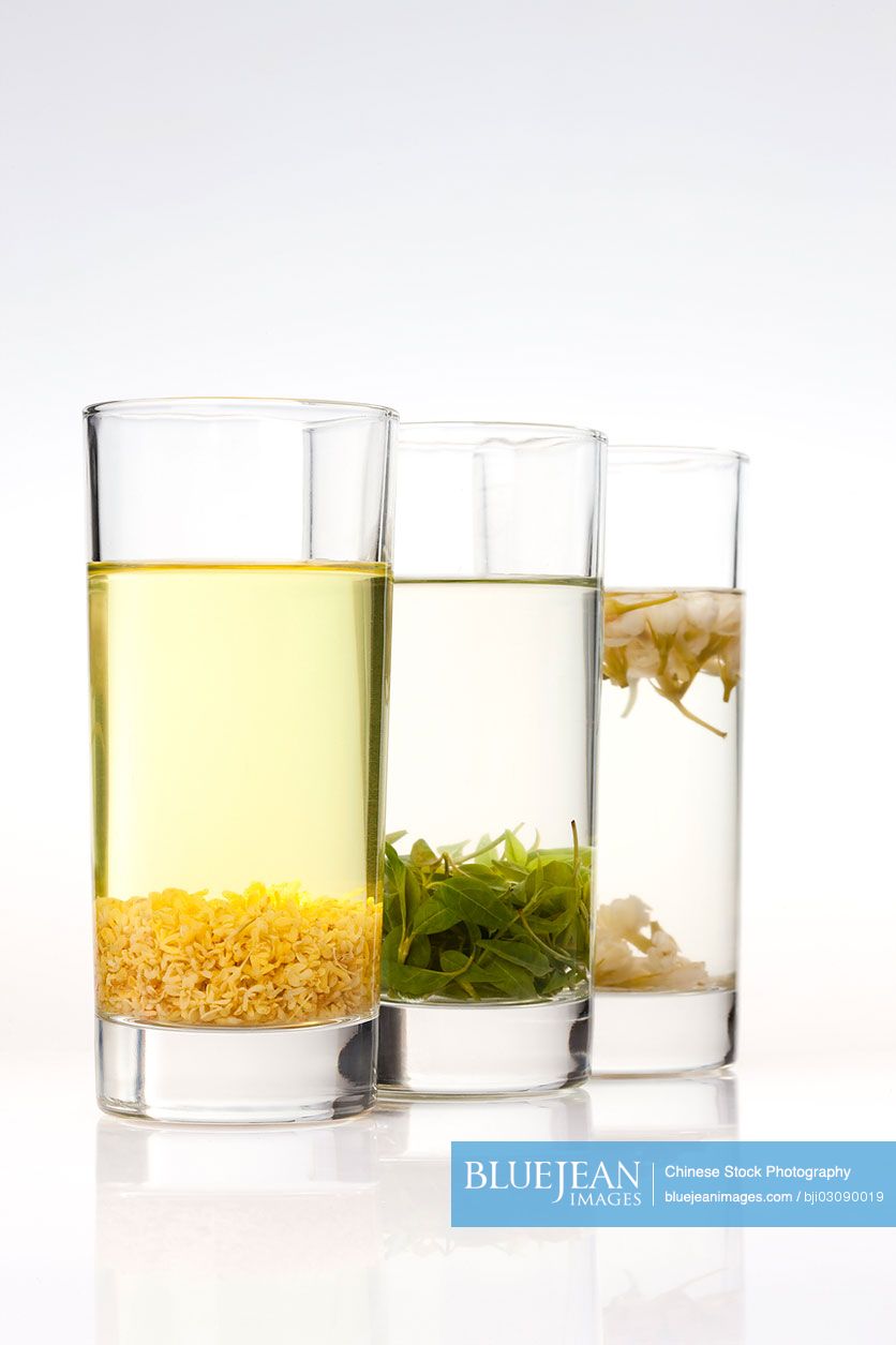 Chinese traditional herbal tea and green tea