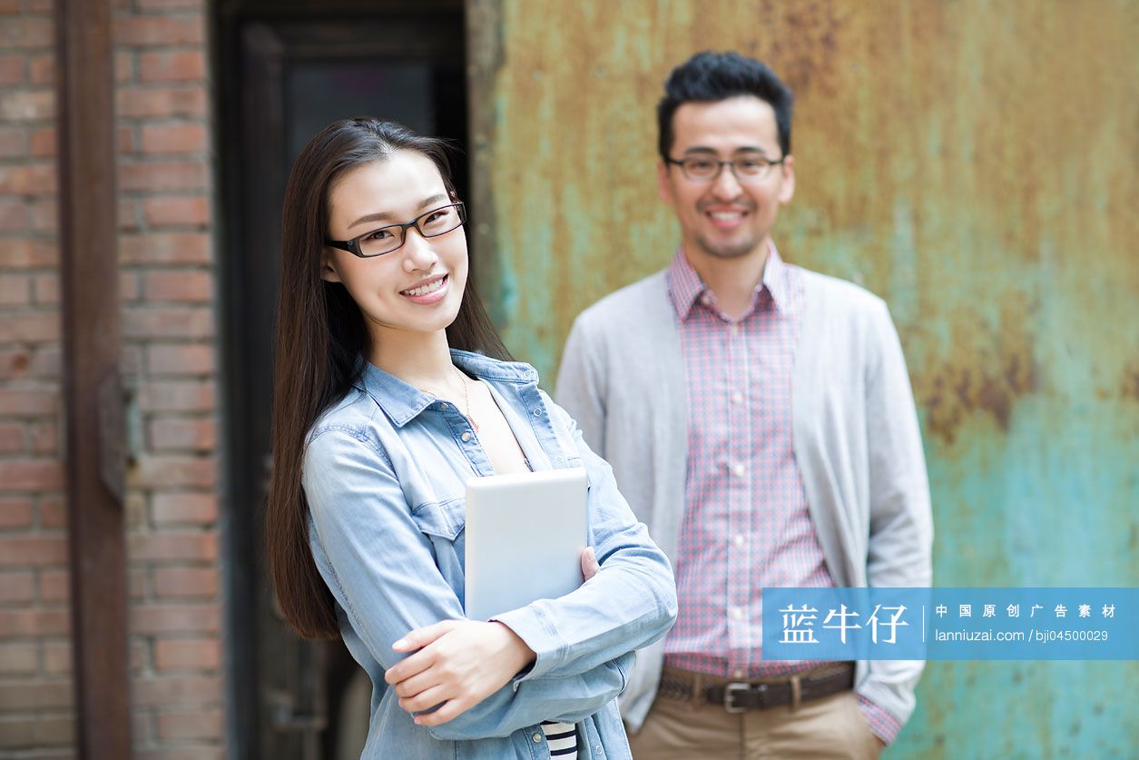 经营文化产业的合伙人