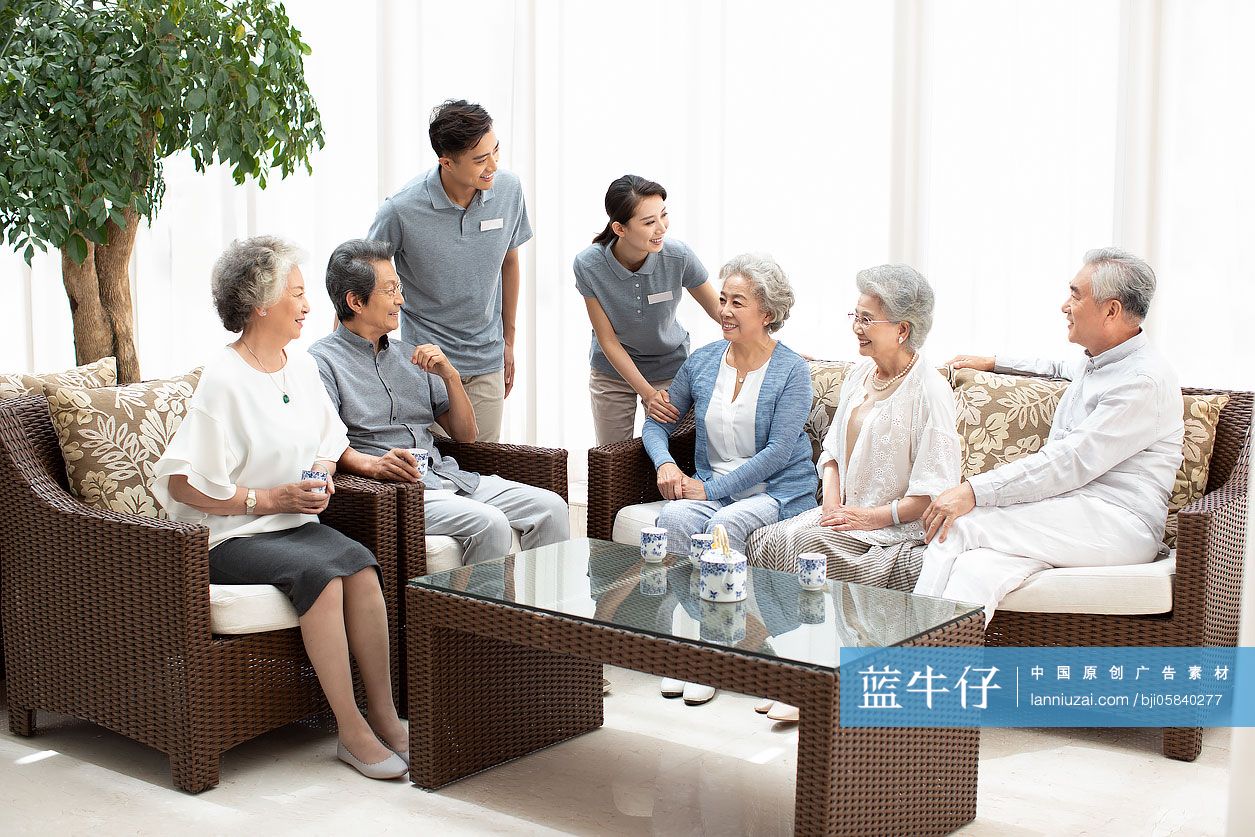 老年人在养老院-蓝牛仔影像-中国原创广告影像素材