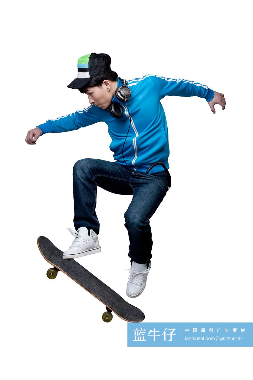 时尚Hip-hop青年玩滑板