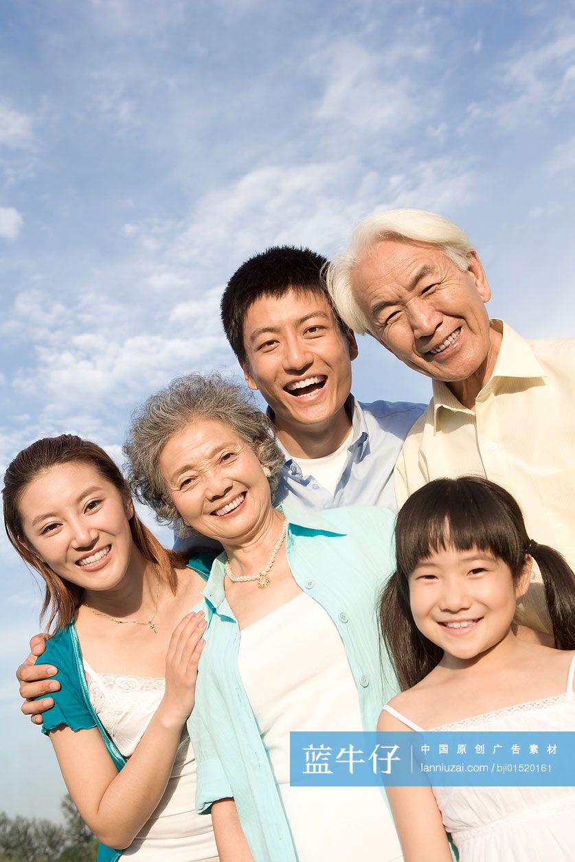 一家五口看镜头