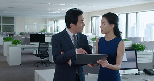 Mature Chinese businessman scolding businesswoman,4K