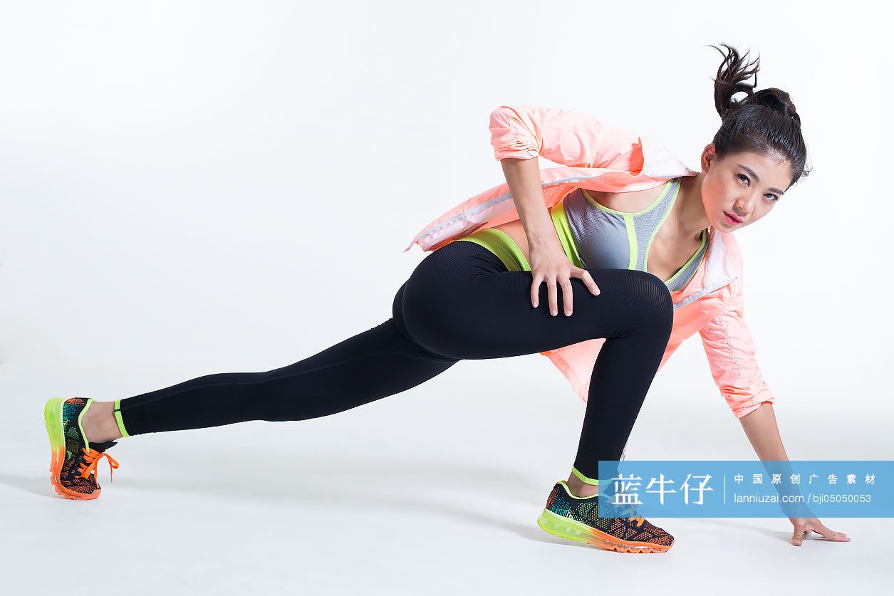 年轻女子运动健身