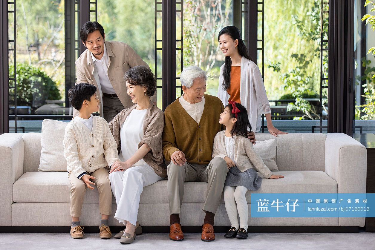 快乐家庭团聚过新年