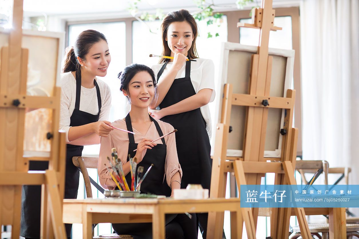 闺蜜在画室画画
