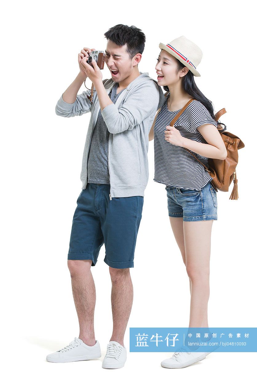 快乐情侣带着相机旅行