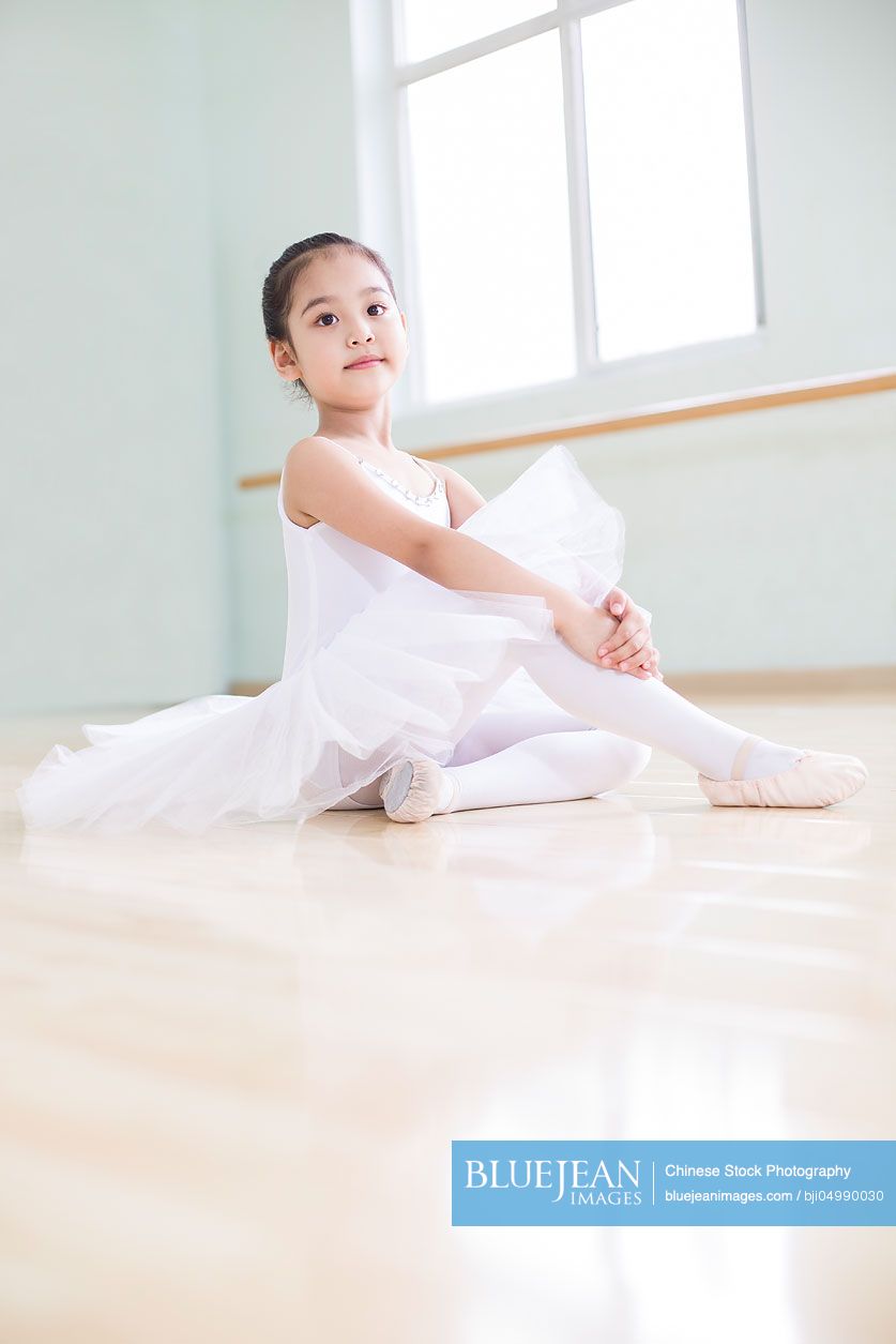 Little Chinese ballet dancer