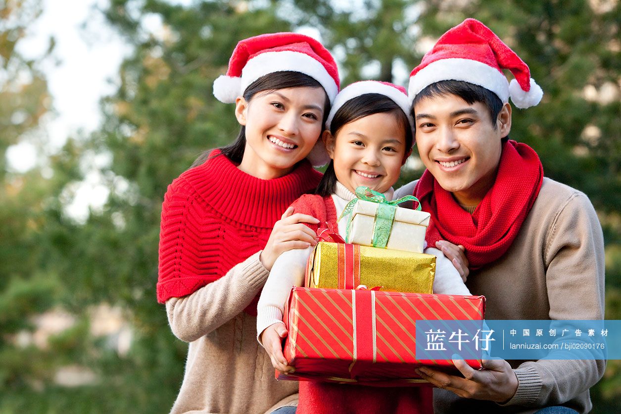 一家三口过圣诞