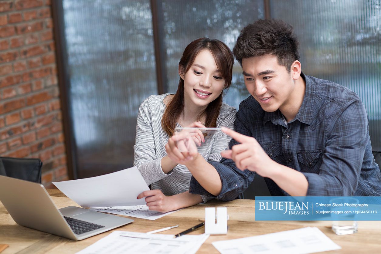 Chinese IT workers developing smart phone