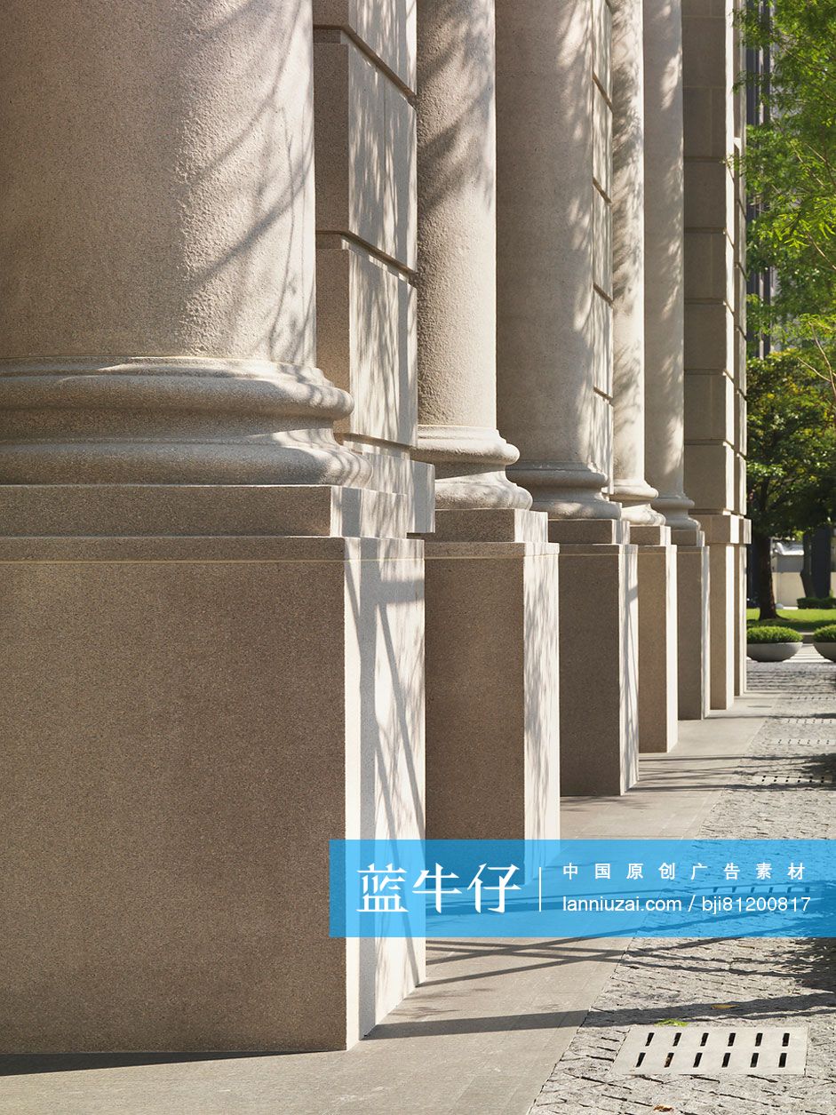 建筑外围的过道