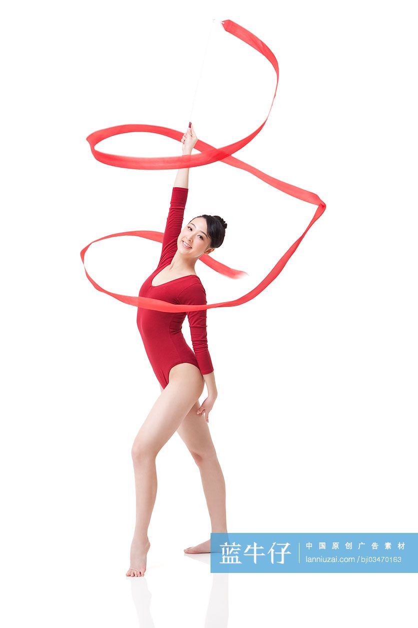 艺术体操运动员与缎带