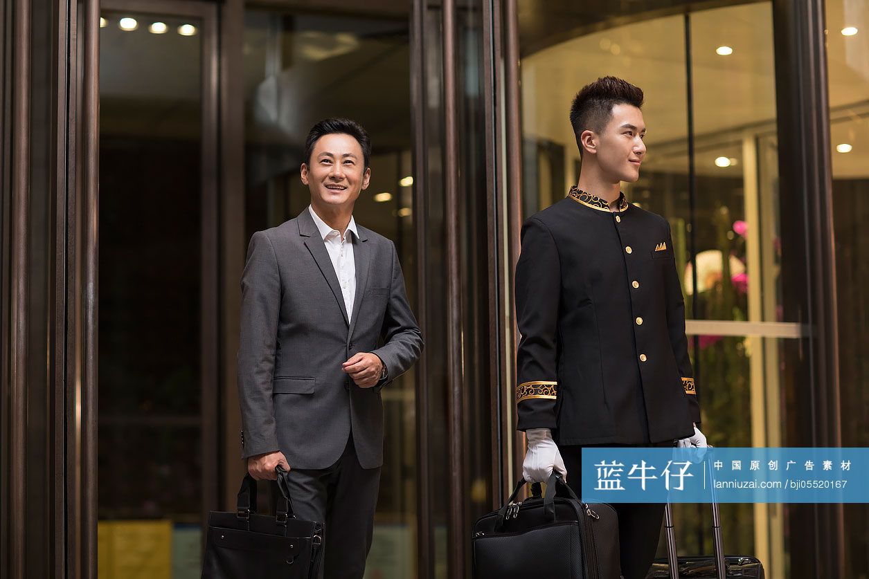 商务男士入住豪华酒店-蓝牛仔影像-中国原创广告影像素材