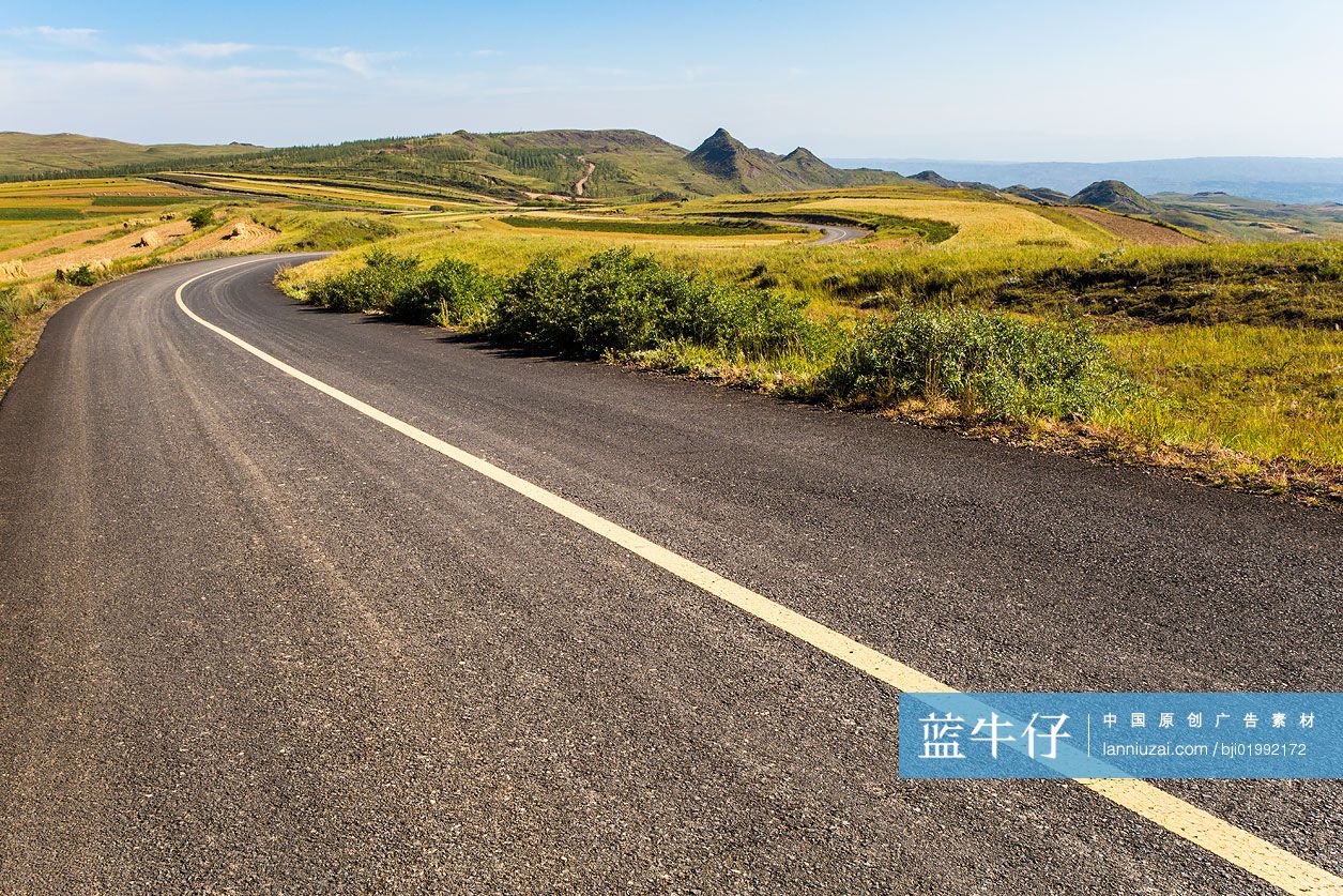 河北草原天路风光