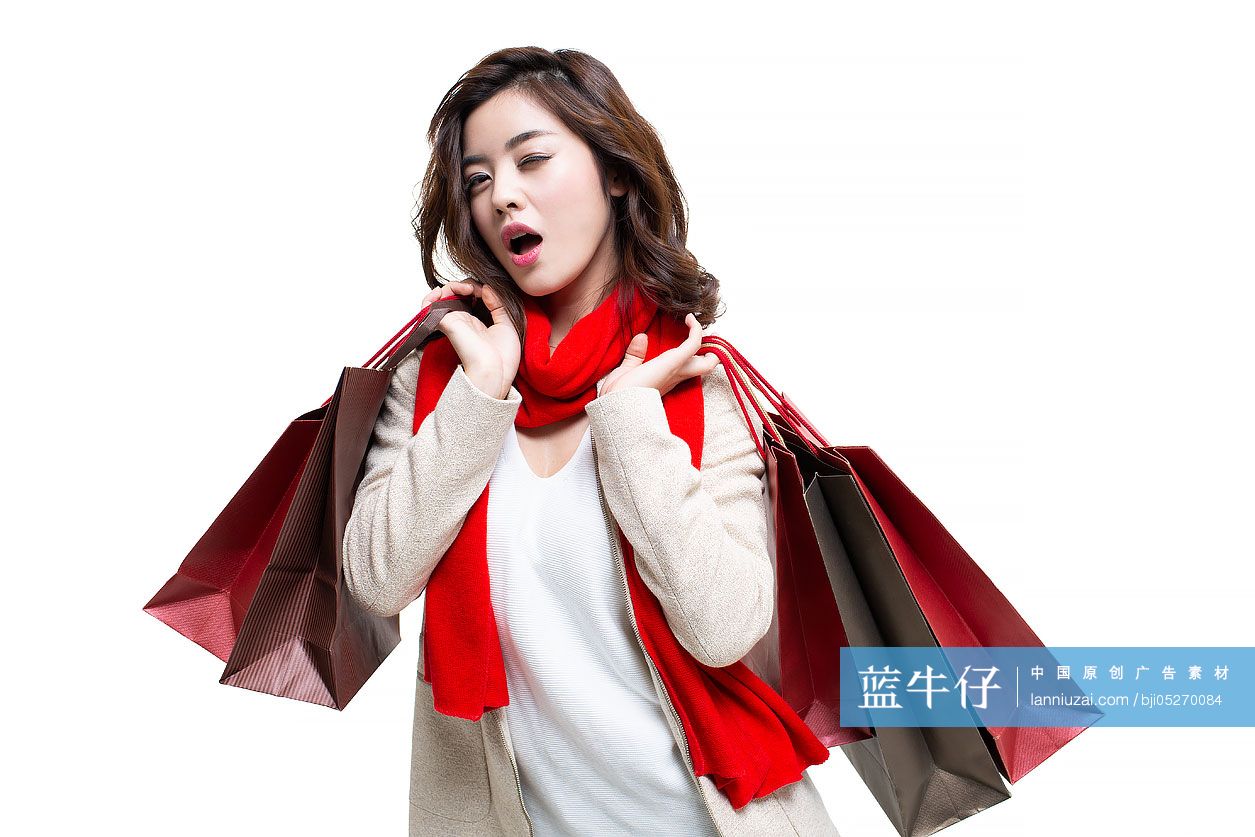 快乐的年轻女士购物